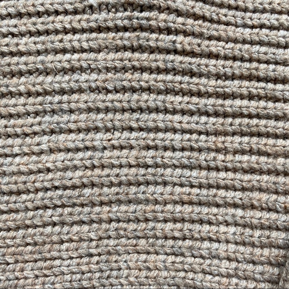 Zara Cropped Knit Sweater - Picture 14 of 15